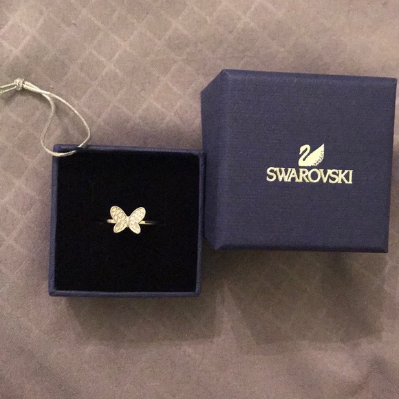 ✨HP✨ NWT Swarovski ring - Picture 4 of 4